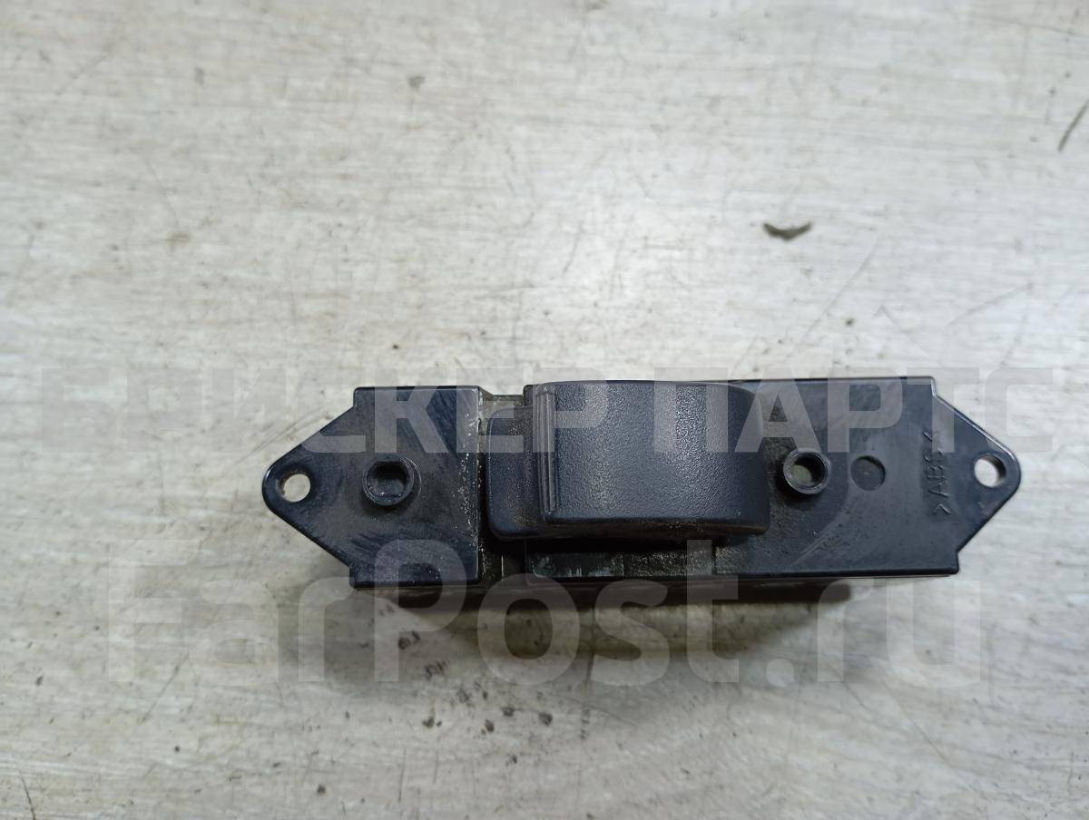 Кнопка, клавиша стеклоподъемника задняя левая на Митсубиси Кольт VI (Z20) MR587664