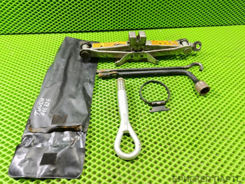 Набор инструментов на Ниссан Тиида I (C11) 99550-EL06C