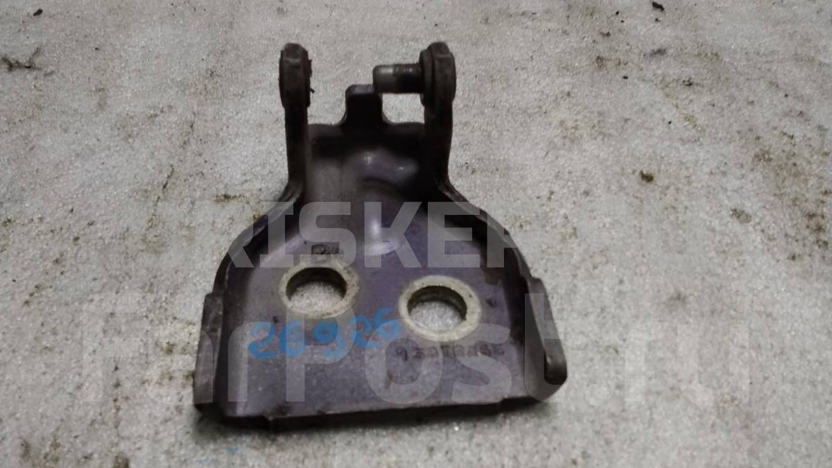 Петля двери передней левой верхняя на Форд Фиеста MK5