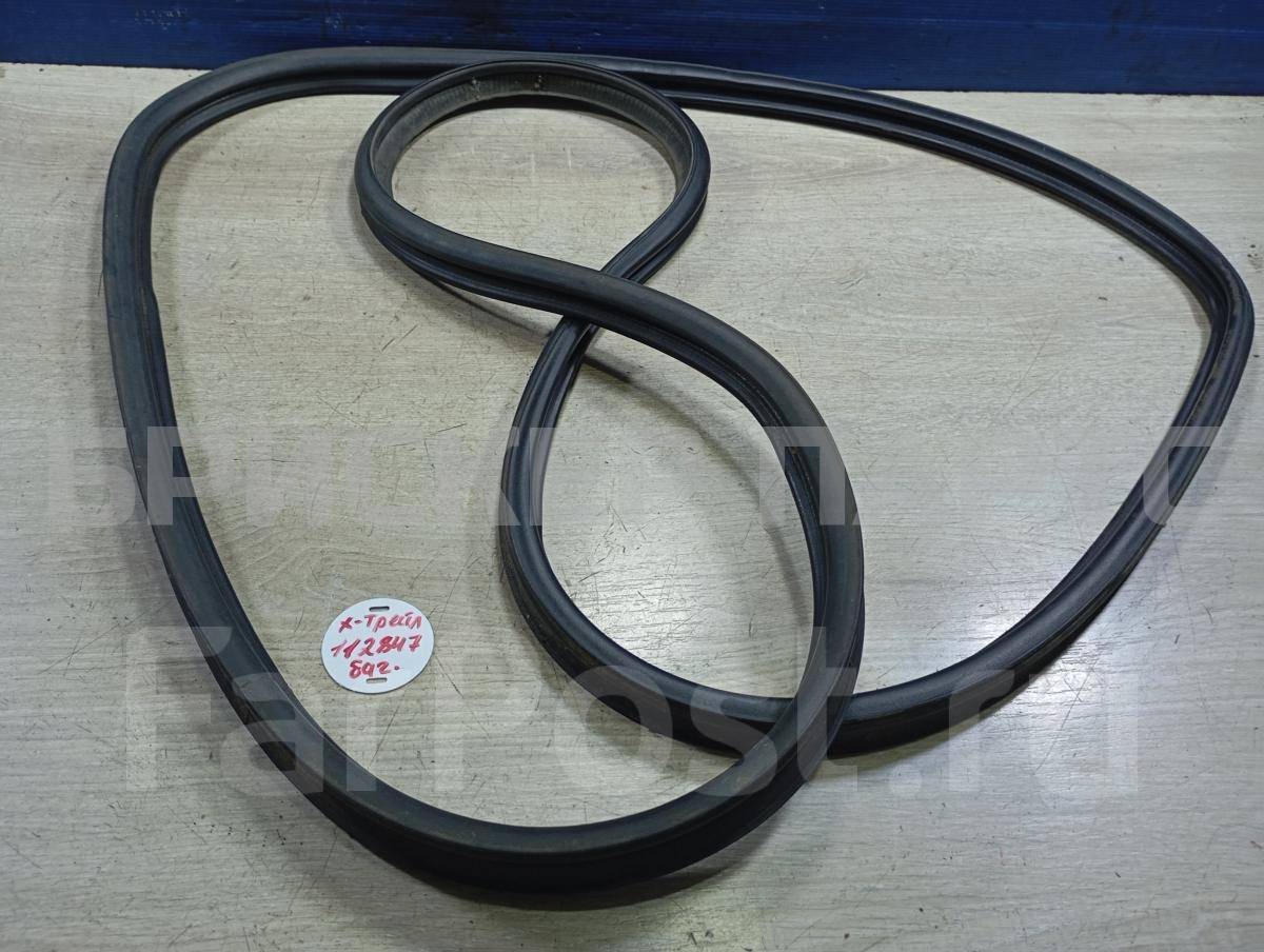 Уплотнитель багажника для Ниссан Икс-Трейл 1 поколение T30 908308H300