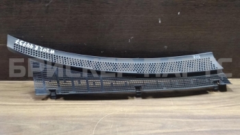 Решетка стеклоочистителя правая (планка под лобовое стекло) на Мерседес-Бенц C W202 2028310258