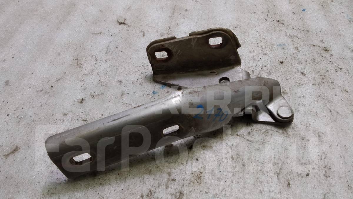 Петля капота левая на ВАЗ Лада Приора 2170, 2171, 2172