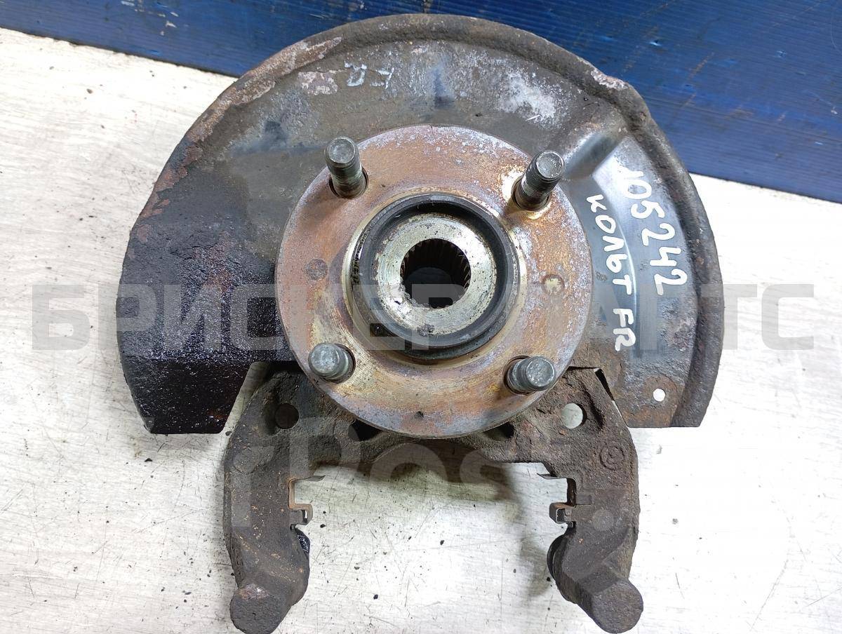 Кулак поворотный передний правый на Митсубиси Кольт 6 поколение (Z20) MR594078