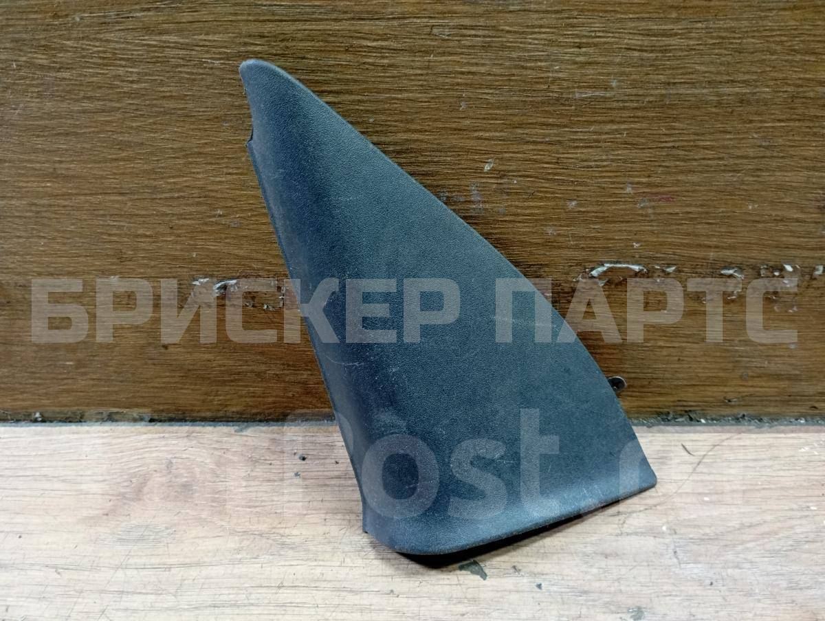 Крышка зеркала внутренняя левая (уголок) на Фольксваген Гольф Mk3 1H0837993B