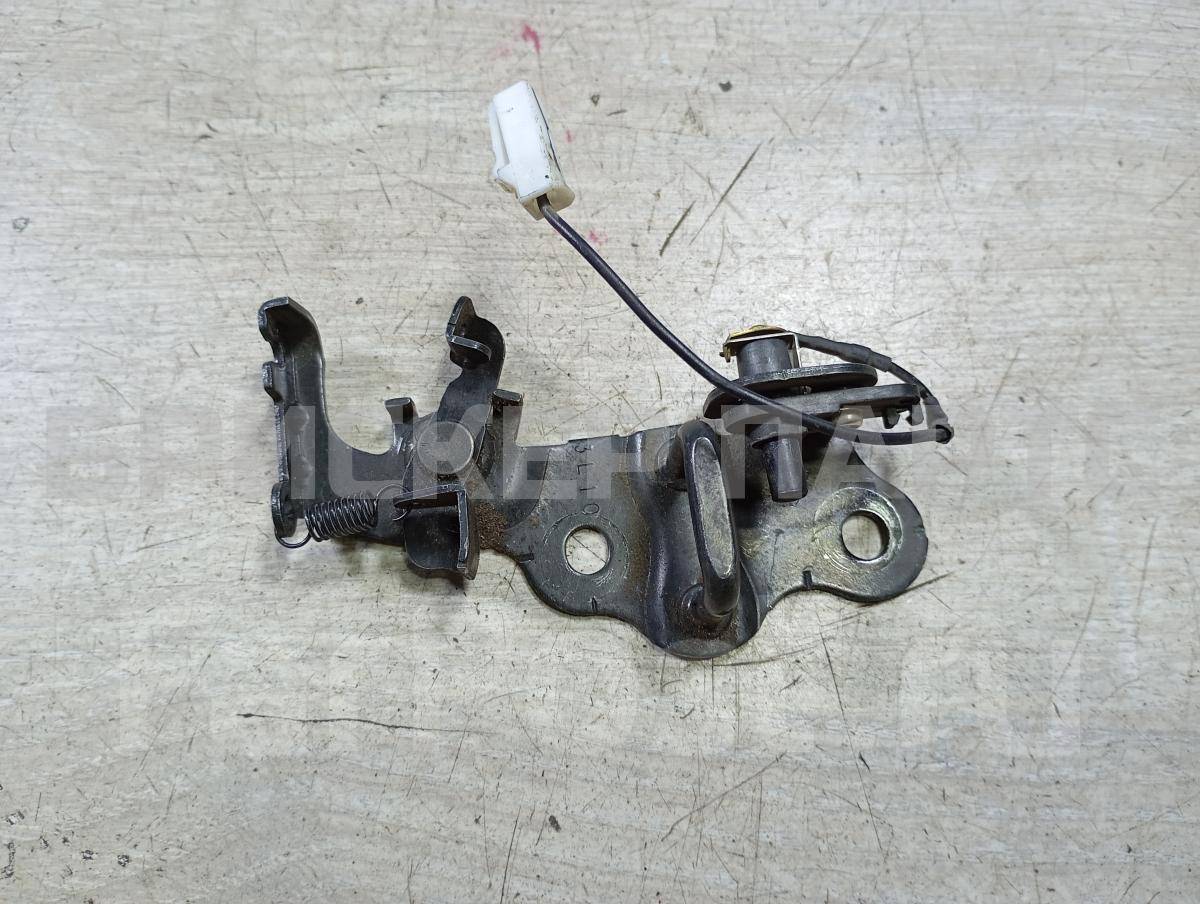 Ответная часть замка багажника для Киа Спектра 1 поколение SD