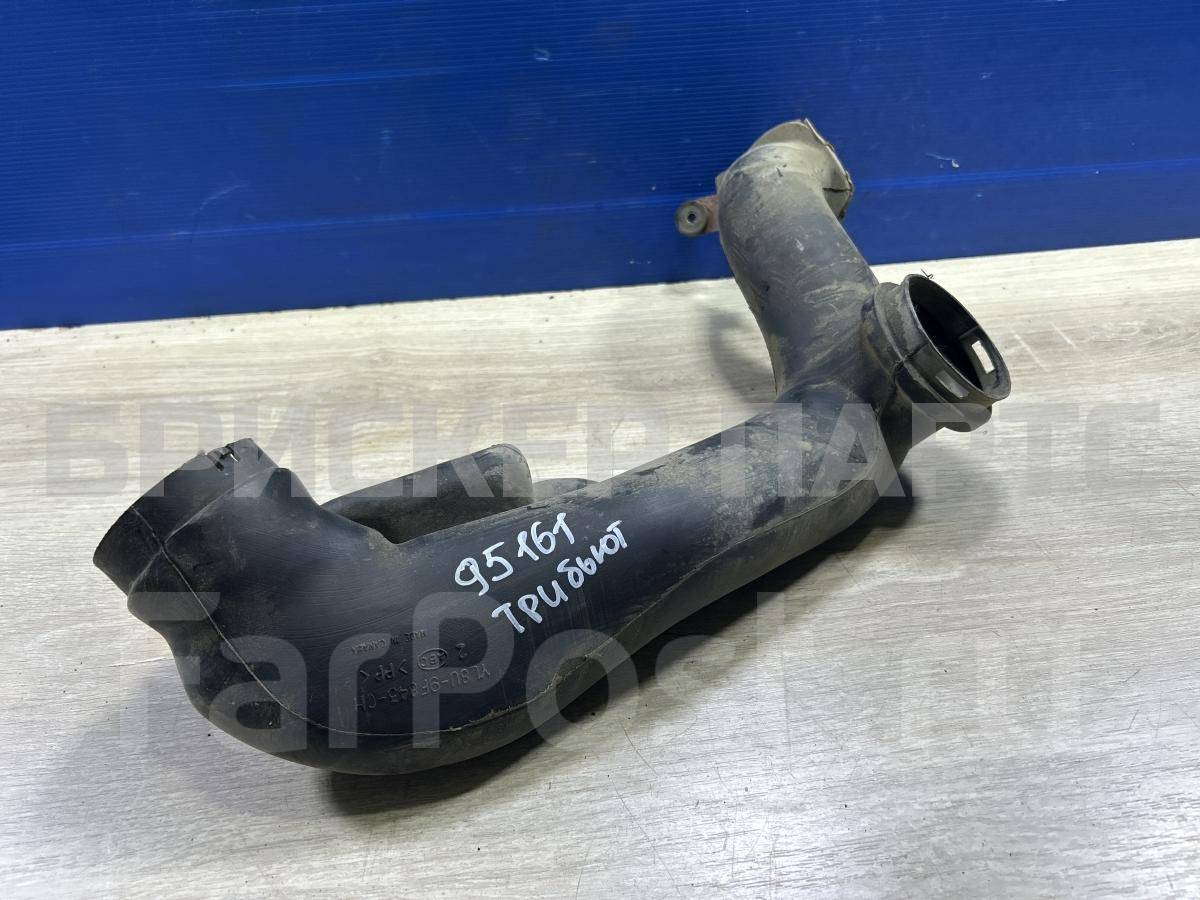 Патрубок воздушного фильтра на Мазда Трибьют 1 серия EP YL8U9F843CH