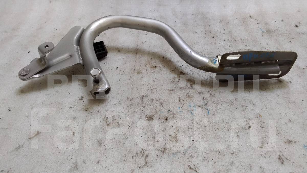 Петля багажника правая на ВАЗ Лада Приора 2170, 2171, 2172