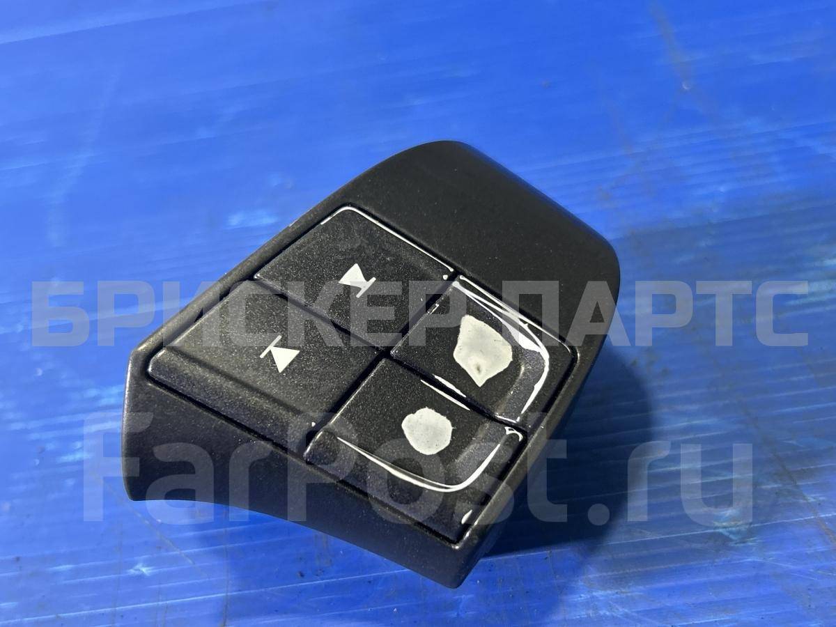 Кнопка рулевого колеса на Вольво S40 II 8637491