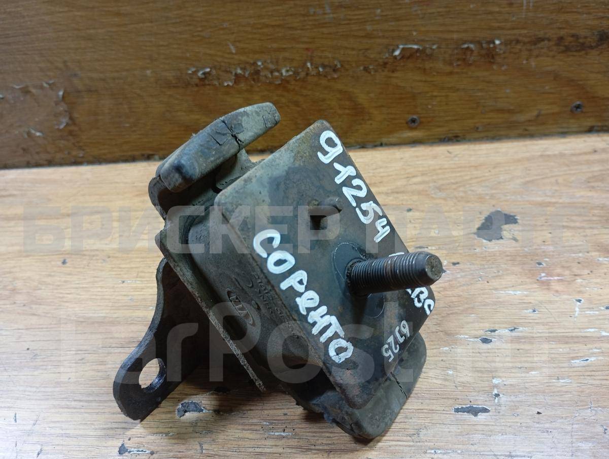 Подушка двигателя левая на Киа Соренто I серия рестайлинг BL 218123E250