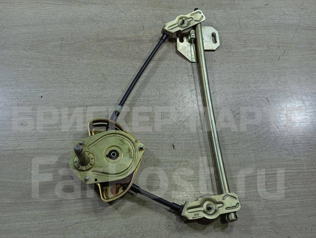 Стеклоподъемник механический правый задний на ВАЗ Лада 2110