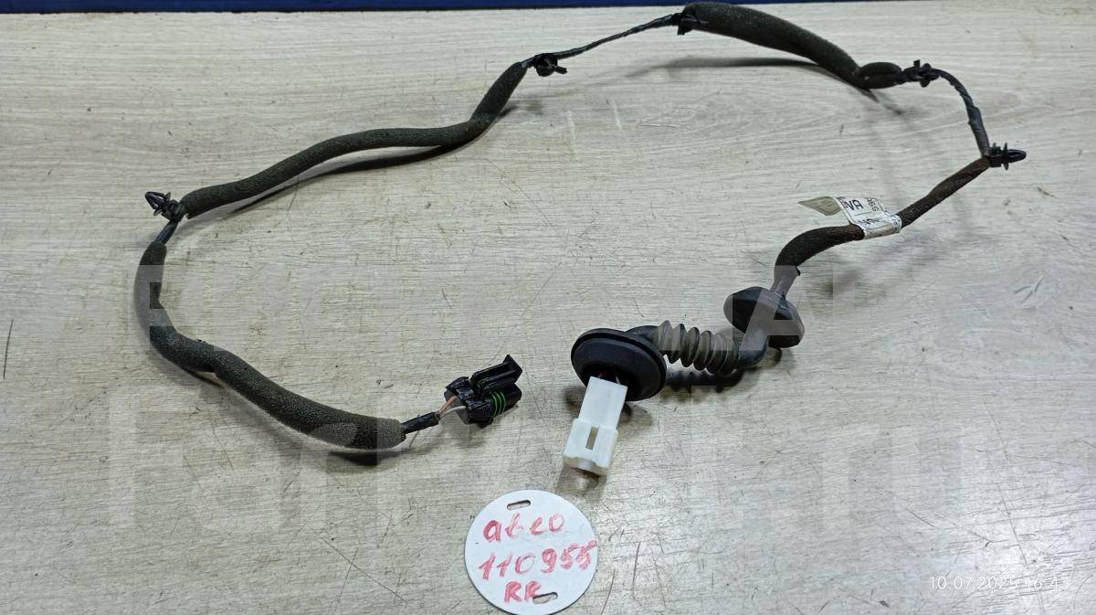 Проводка (коса, жгут) задней правой двери на Шевроле Авео 1 поколение T250 96652081