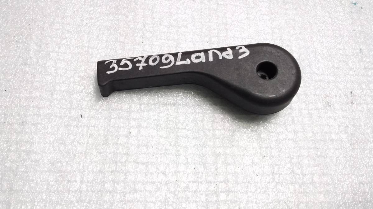 Ручка открывания капота на Ленд Ровер Дискавери 3 поколение FSC500010PVJ