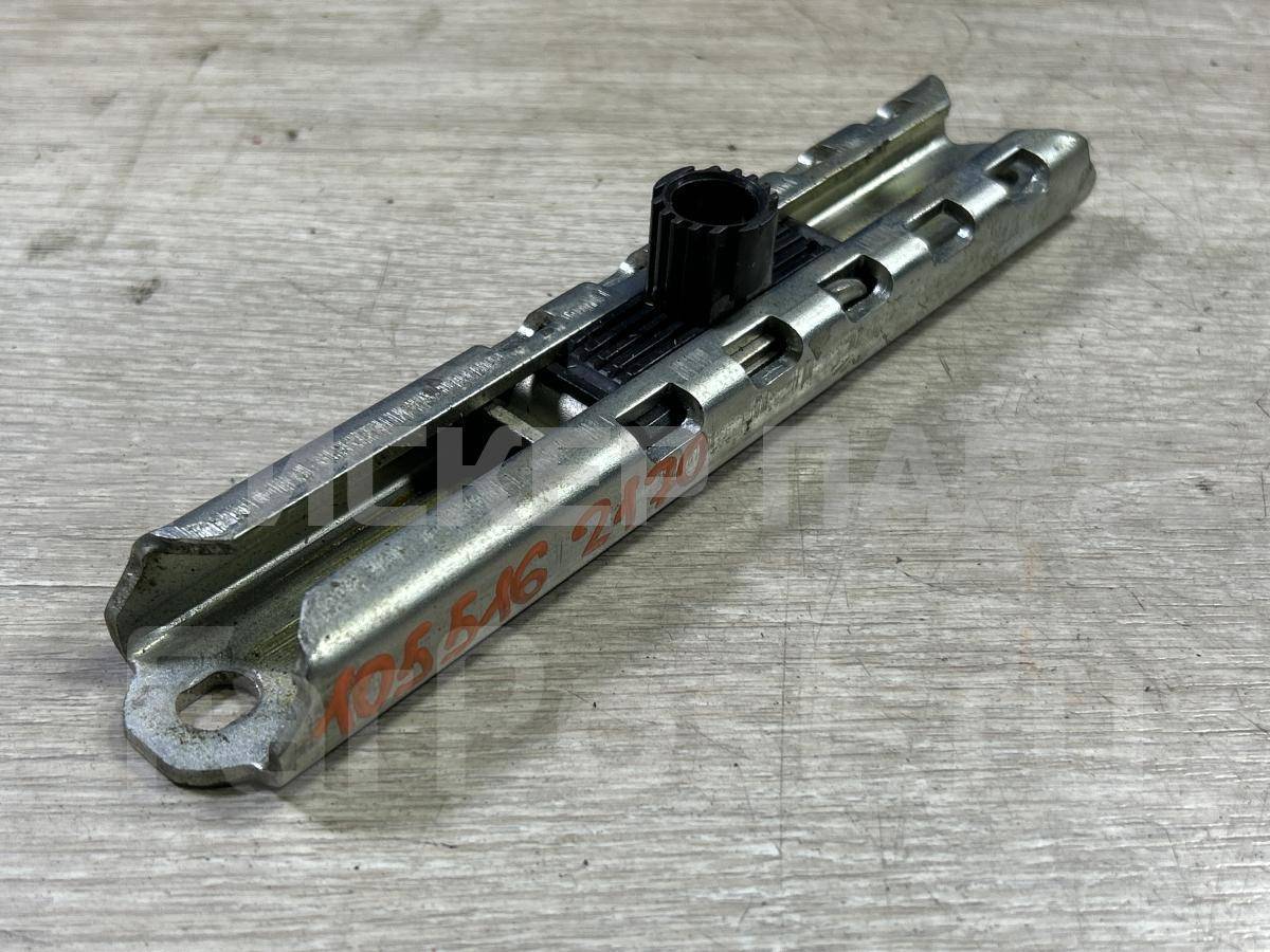 Механизм регулировки ремня безопасности на ВАЗ Лада Приора 2170, 2171, 2172 11188217160