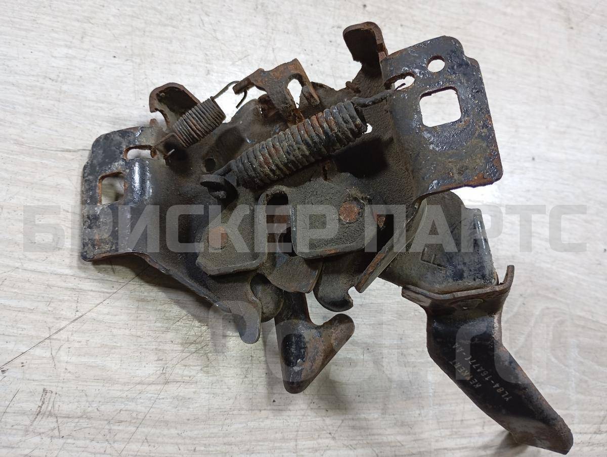 Крючок капота на Мазда Трибьют 1 серия EP YL8416A770AA