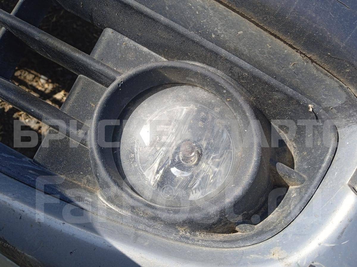 Бампер передний на Рено Сценик 2 поколение 8200139528