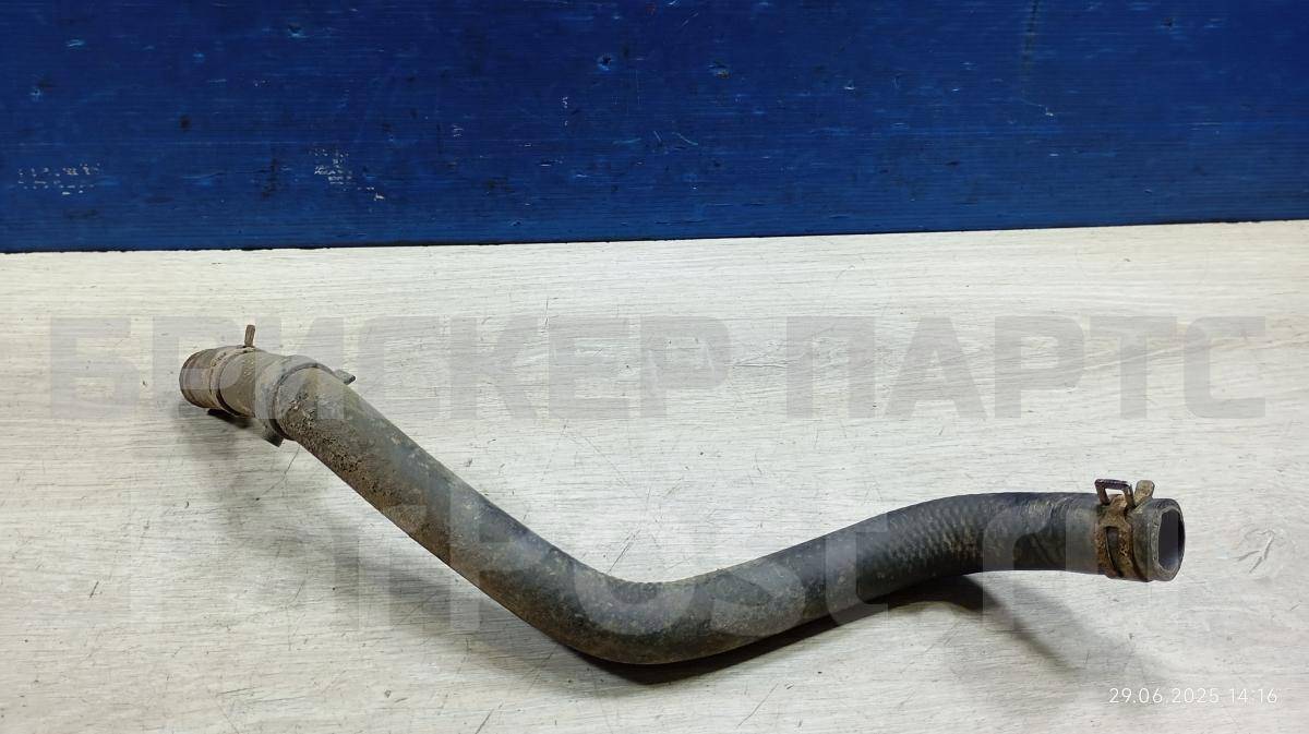 Патрубок для Мазда Трибьют 1 серия EP YF4015381