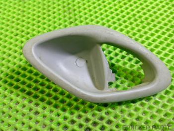 Накладка ручки (облицовка) двери передней правой для Мазда Трибьют 1 серия EP EC0158303H42