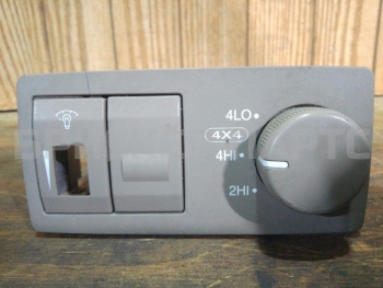 Кнопка включения полного привода 4WD на Киа Соренто 1 поколение 93261H1100