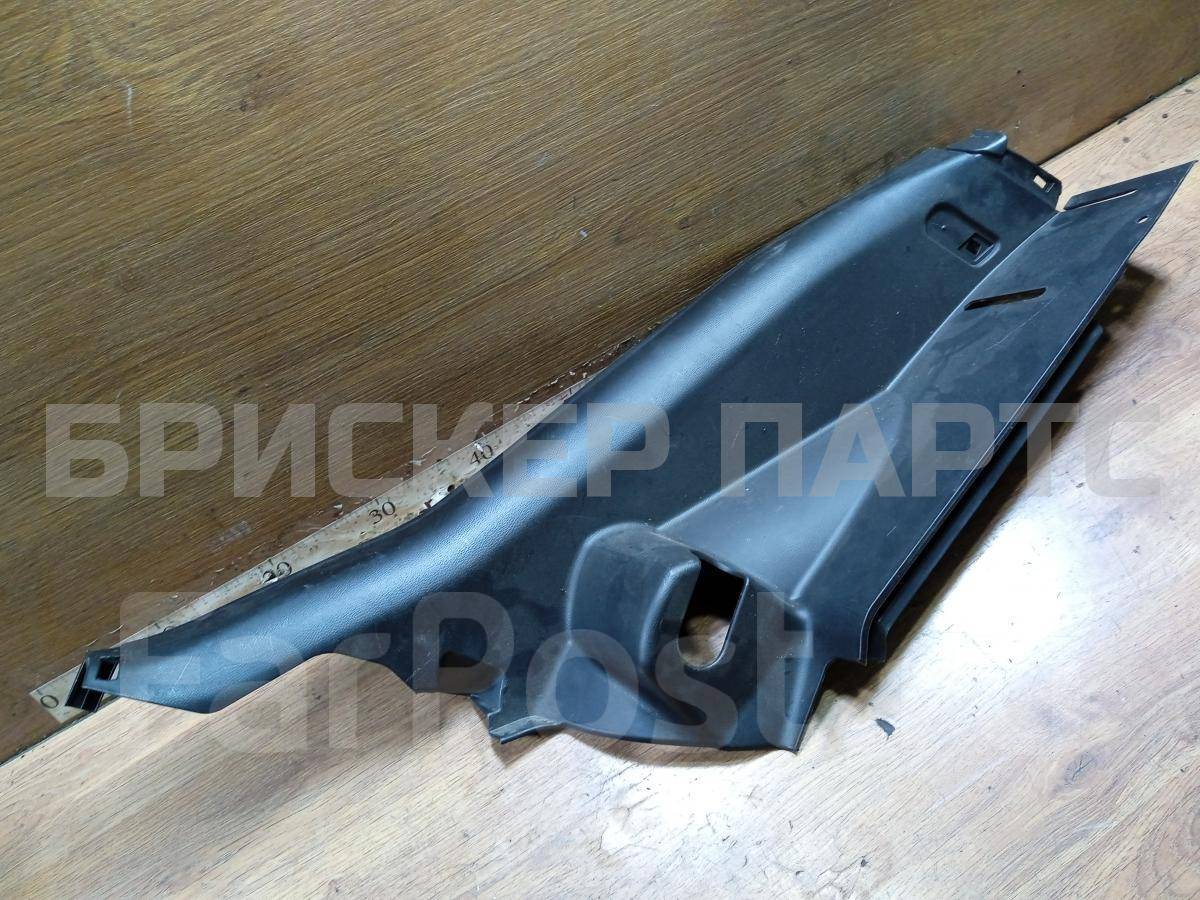 Облицовка стойки (обивка, накладка, обшивка) задней правой на Шевроле Круз 1 поколение (J300) 96983550