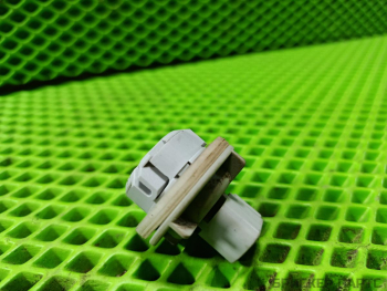 Патрон лампы, цоколь лампочки заднего фонаря (задней фары) для Ленд Ровер Дискавери 3 поколение