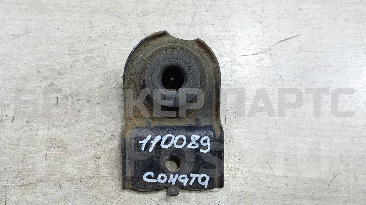 Кронштейн крепления радиатора охлаждения двигателя верхний для Киа Маджентис 1 поколение 253333C001