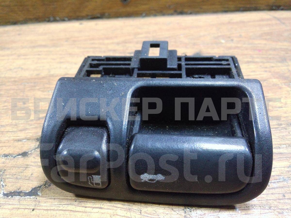 Кнопка открывания багажника на Ниссан Максима A33 253802Y000