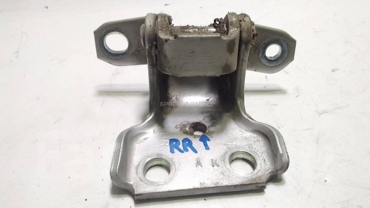 Петля двери задней правой верхняя на Сузуки Лиана 1 поколение рестайлинг