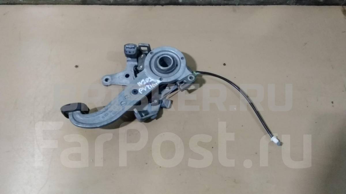 Механизм стояночного тормоза на Мерседес-Бенц Ц-класс W202