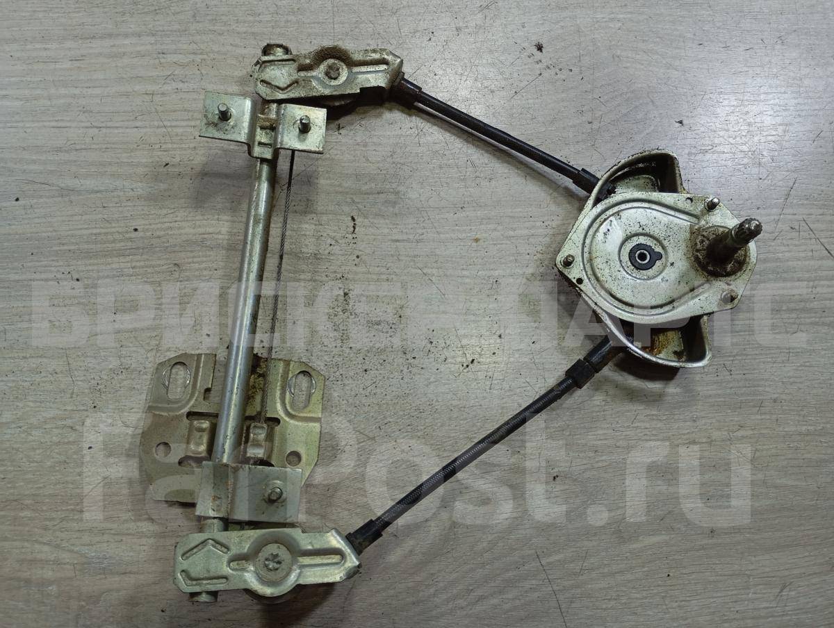 Стеклоподъемник механический правый задний на ВАЗ Лада 2114 Лада