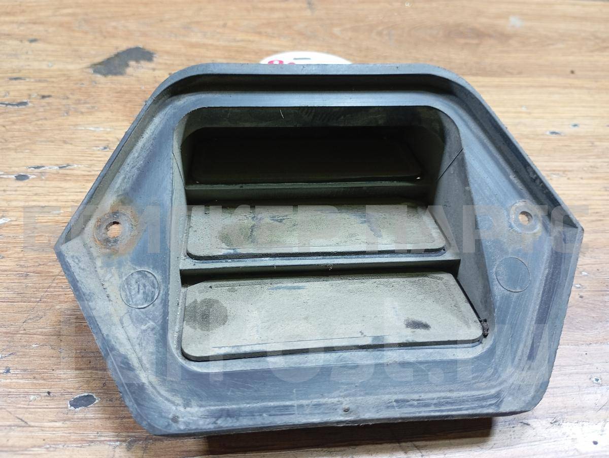 Клапан левый вентиляционный в заднее крыло для Киа Спектра 1 поколение SD 0K2N150810A