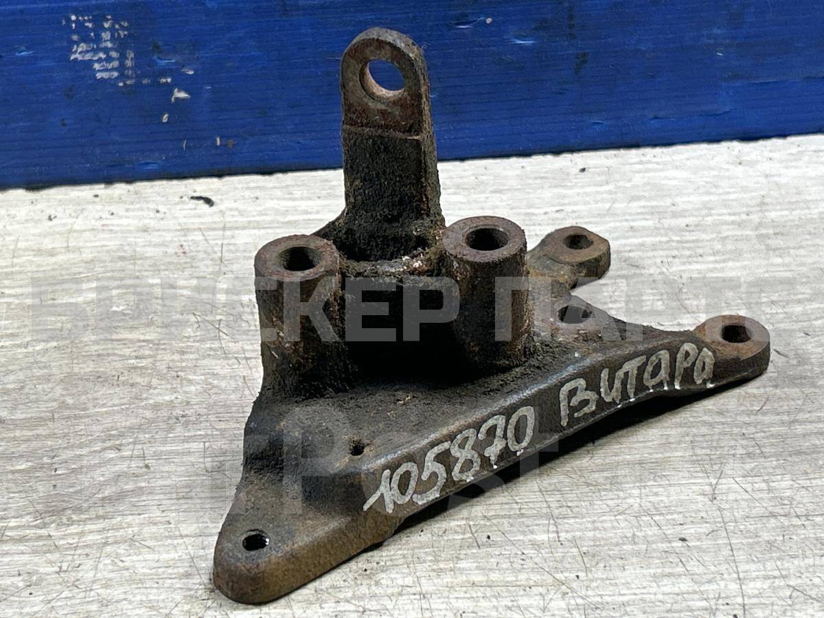 Кронштейн крепления ролика натяжителя ремня для Сузуки Гранд Витара 1 поколение 49120-65D30