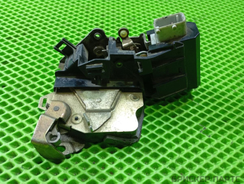 Замок двери задней левой для БМВ 5 серия E39