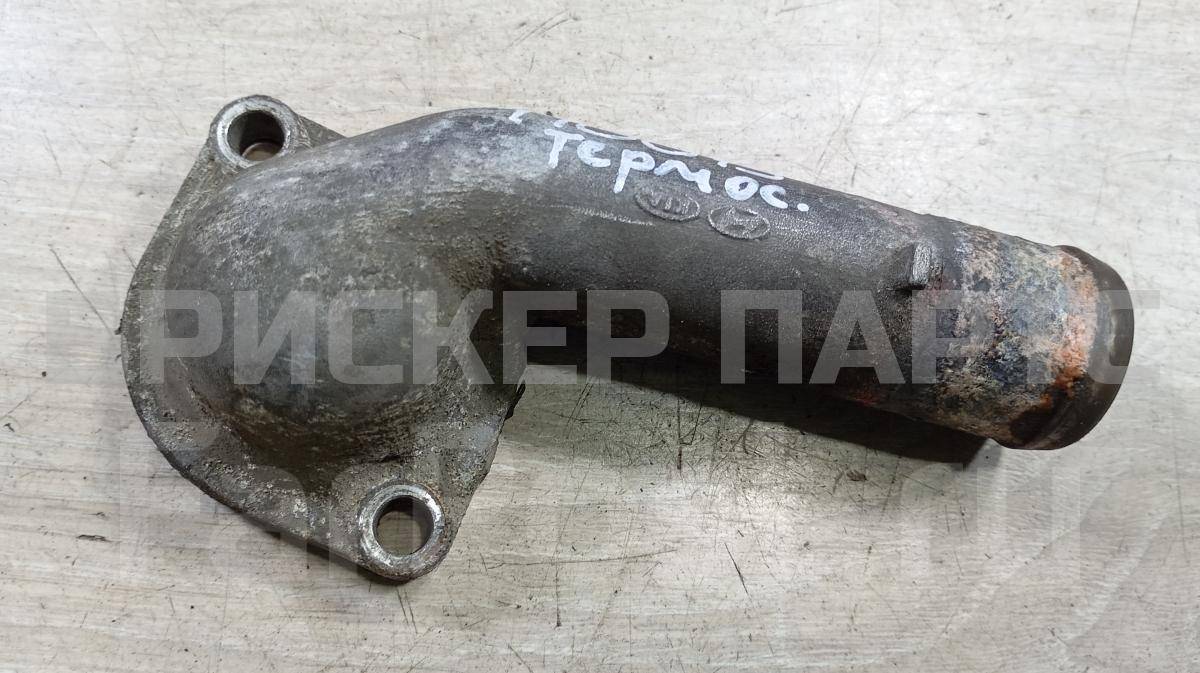 Корпус термостата на Хендай Соната 4 поколение (EF) 2562138000