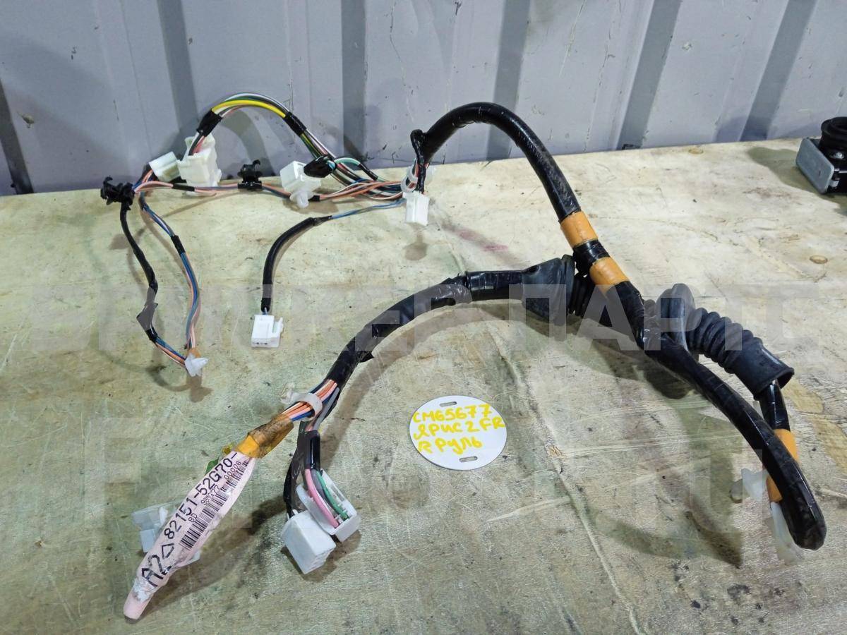 Проводка (коса) передней правой двери на Тойота Ярис 2 поколение 8215152G70