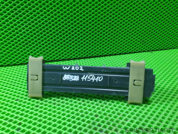 Крышка салонного фильтра отопителя (печки) для Mercedes (Мерседес) Ц-класс W202