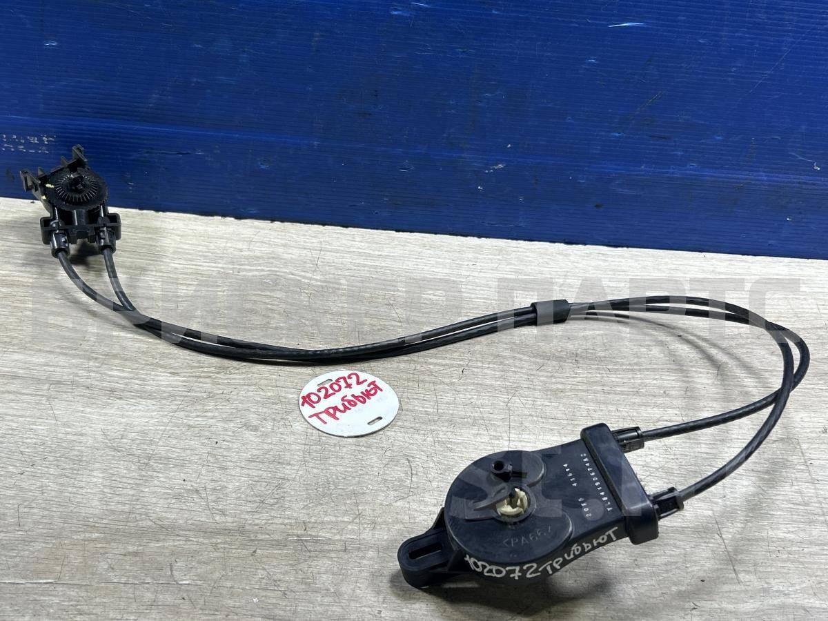 Моторчик (сервопривод печки) заслонки отопителя на Мазда Трибьют 1 поколение EP YL8419D674AC Моторчик (сервопривод печки) заслонки отопителя на Мазда Трибьют 1 поколение EP YL8419D674AC