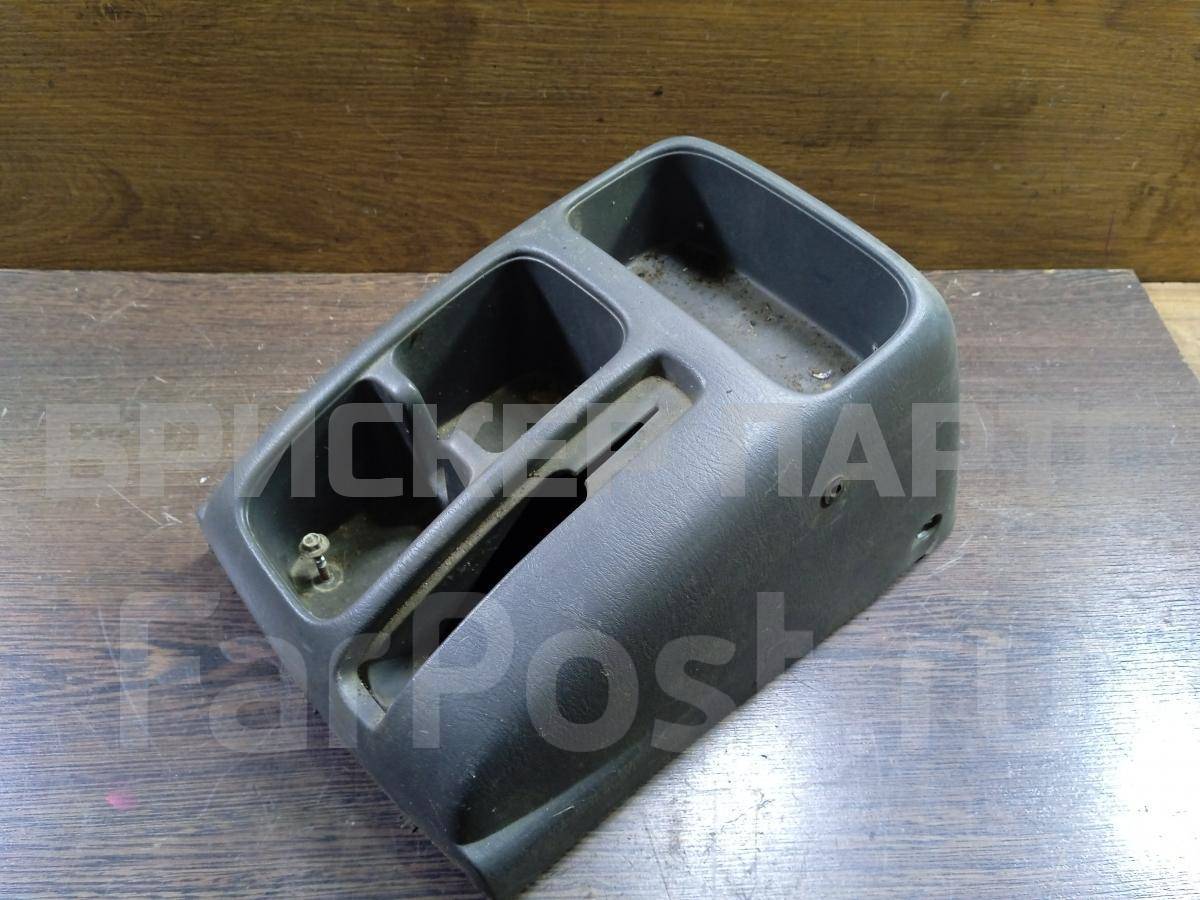 Центральный тоннель задняя часть на Сузуки Гранд Витара 1 поколение 7582165D1