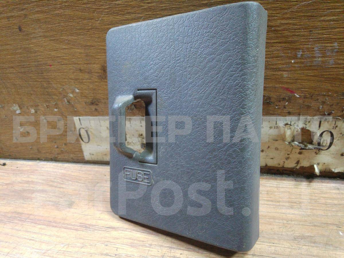 Крышка блока предохранителей в салоне на Киа Спортаж 1 серия JA 0K081681