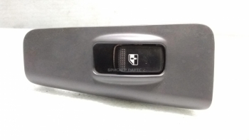 Кнопка стеклоподъемника на Киа Серато 1 поколение 935782D000