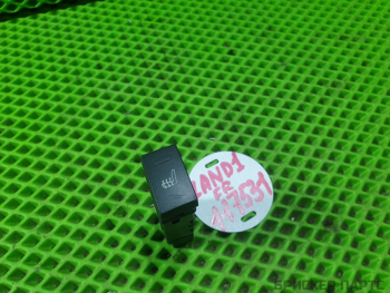 Кнопка обогрева сидений (клавиша, переключатель подогрева) для Ленд Ровер Фрилендер I поколение рестайлинг YUG500280PUY