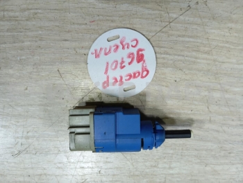 Датчик сцепления на Рено Дастер 1 поколение HS 253255192R