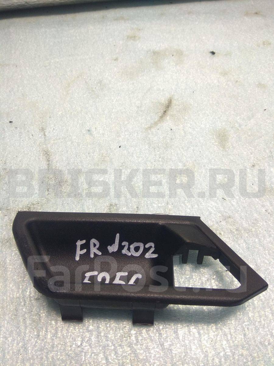 Накладка ручки двери передней правой на Мерседес-Бенц Ц-класс W202