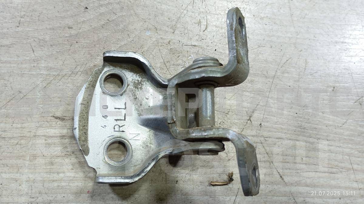 Петля двери задней левой нижняя на Субару Импреза 2 поколение (GG,GD /G11) 61520FA030