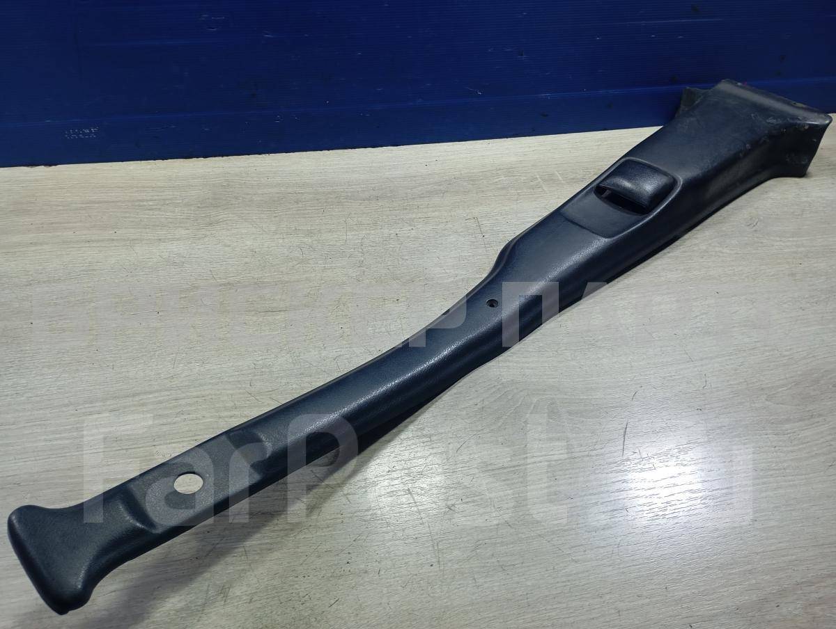 Облицовка стойки центральной левой на ГАЗ 31105 Волга 31105401629