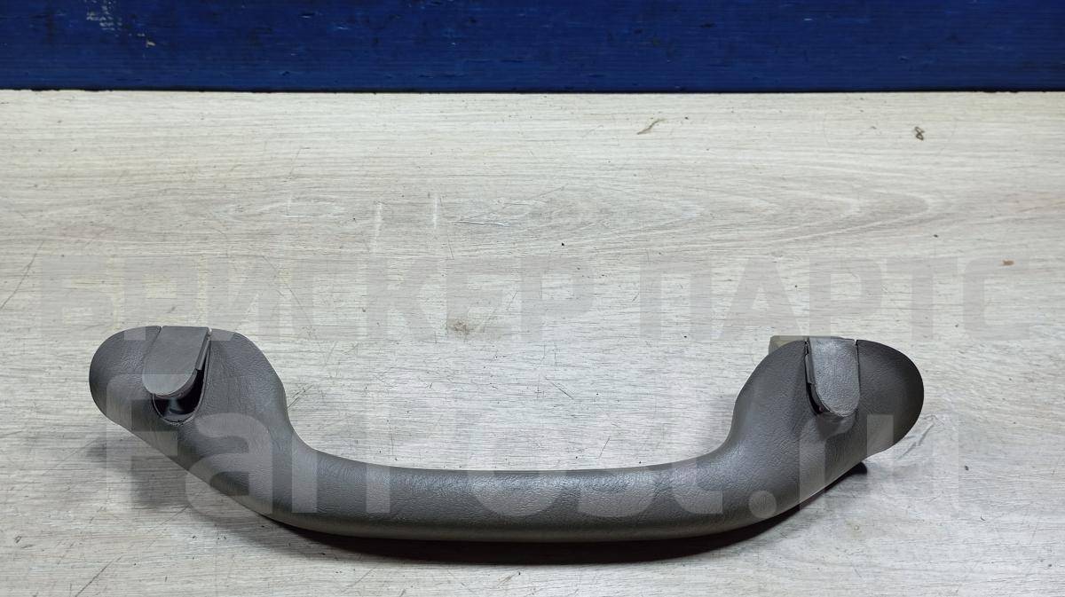 Ручка внутренняя потолочная передняя правая на Мазда Трибьют 1 серия EP YL84831406