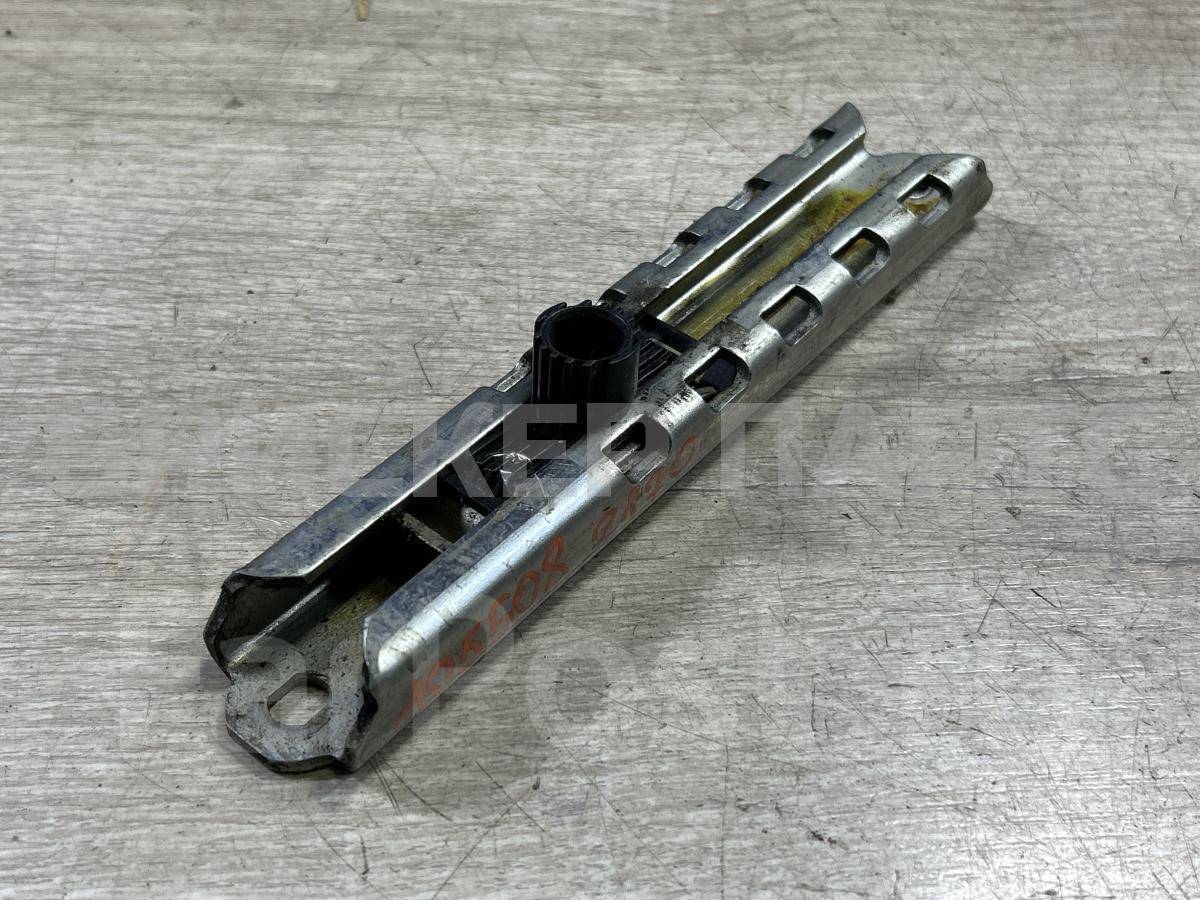 Механизм регулировки ремня безопасности на ВАЗ Лада Приора 2170, 2171, 2172 11188217160