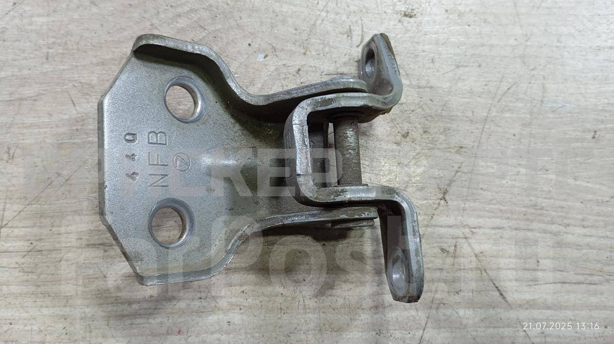 Петля двери передней левой верхняя на Субару Импреза 2 поколение (GG,GD /G11) 61220FA010