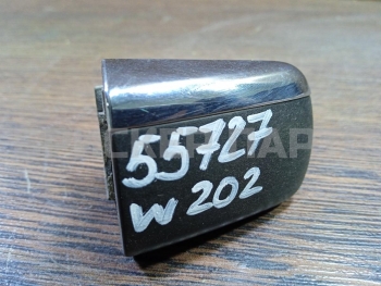Ответная часть ручки левой задней двери на Мерседес-Бенц C W202