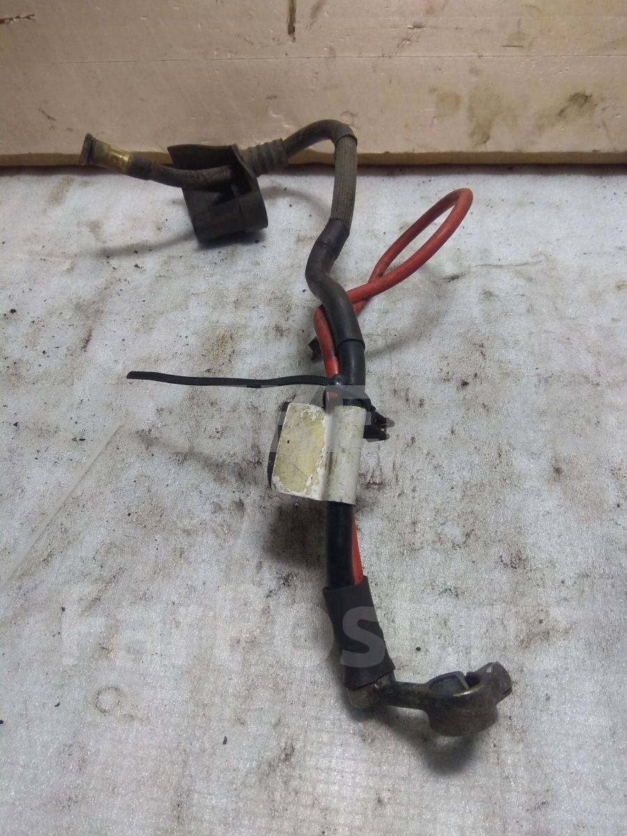 Клемма аккумулятора плюс на Фольксваген Гольф Mk5 1K0971228M