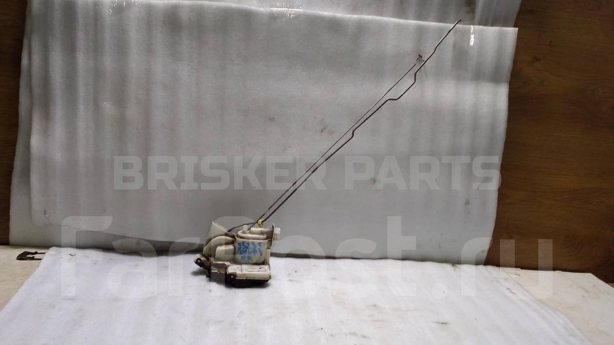 Замок двери задней правой на Фольксваген Гольф Mk3 1H4862154